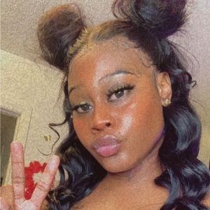 Meet your Posher, Shay